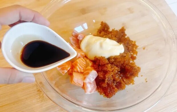 『サーモンサラダ』を作る写真