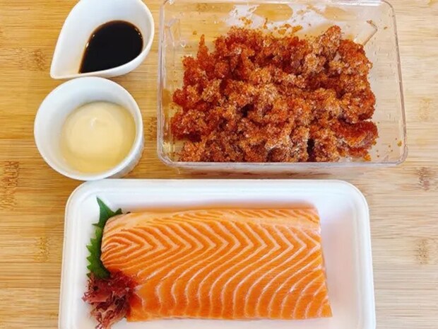 材料4つで完成! プチプチ音が楽しいサーモンサラダの時短レシピ【ASMR動画で話題】