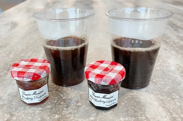 ジャムを混ぜたコーヒー