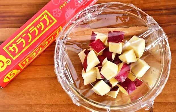 『サツマイモの粒マスタードサラダ』を作る写真