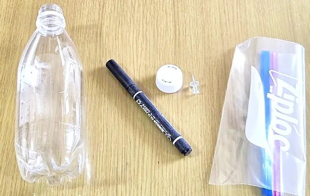 『ペットボトルの蓋の簡易シャワー』の材料写真
