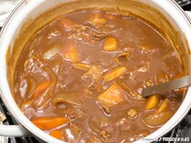 タマネギの切り方1つでカレーが変わる！　ハウス食品がすすめる4つのメソッド