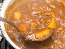 ハウス食品が教える！　カレーに入れると“激ウマな意外食材”【脱マンネリレシピ】