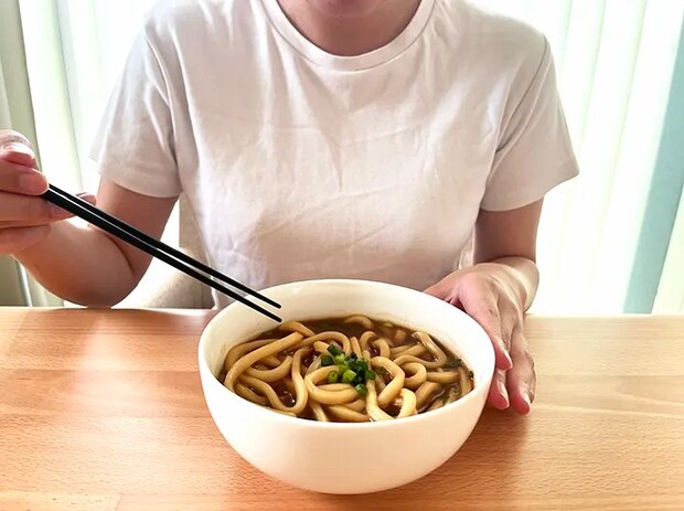 カレーうどんを食べようとする筆者