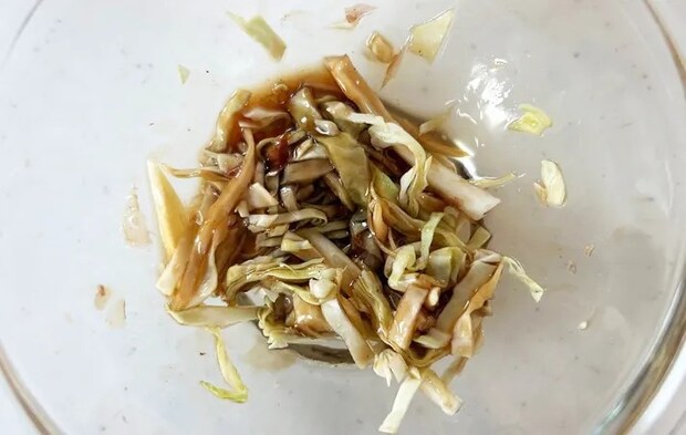 『こんがりチーズトースト 〈お好み焼き風〉』を作る写真