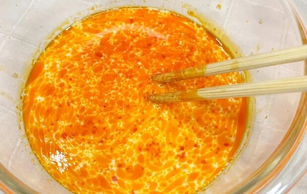 『麻婆豆腐の素で坦々風そうめん』を作る写真