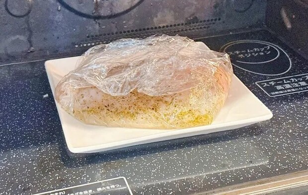 『レモン香るサラダチキン』を作る写真