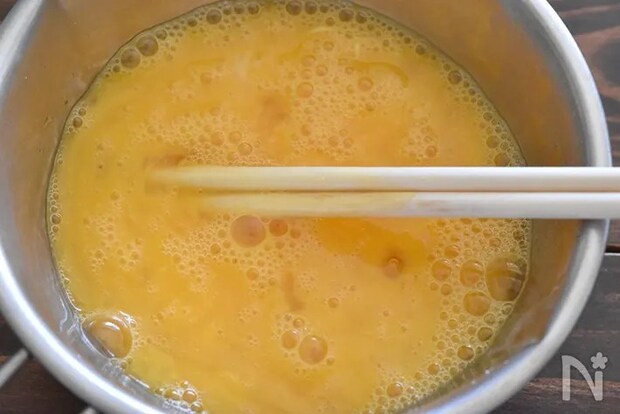 といた卵の写真