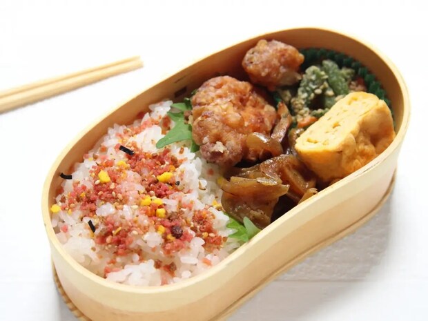 夏場の弁当でやりがち… 避けるべき詰め方に「毎回やってた」「参考になる」【弁当保存の工夫4選】