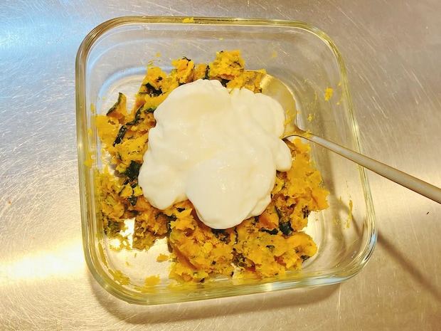 マヨネーズも、塩コショウも使いません! かぼちゃサラダに加えた1つの食材は?