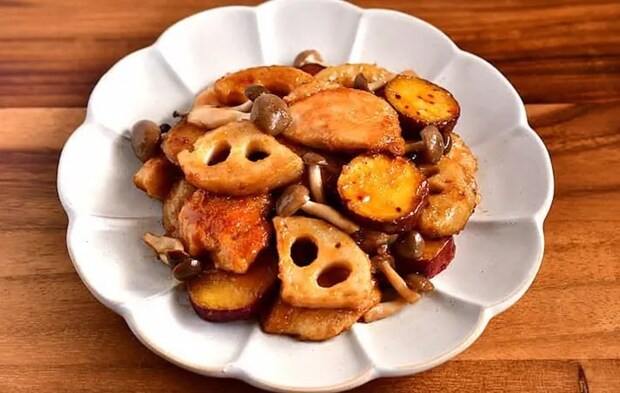 鶏肉と秋野菜の甘酢炒めの写真