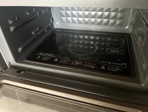 「また今度でいいや」で汚れた電子レンジ…レモンひとつですっきり！【キッチン掃除の裏技】