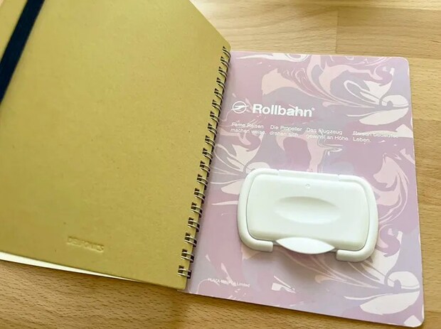 ウェットシートの蓋をつけたノート