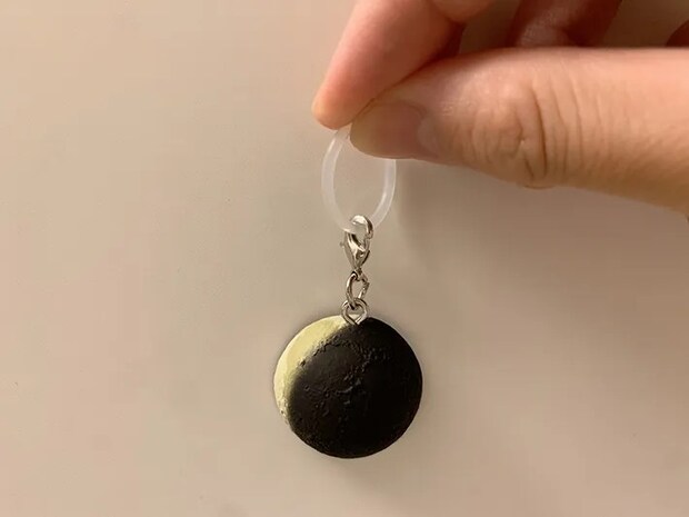 月齢 蓄光めじるしマスコットの写真