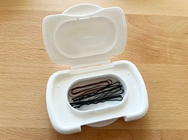 ウェットシートの蓋でつくる小物入れ