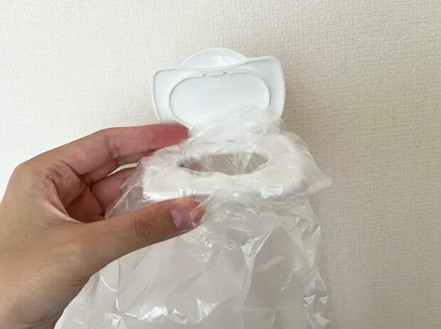 ウェットシートの蓋とポリ袋