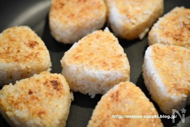 バター醤油焼きおにぎりの写真