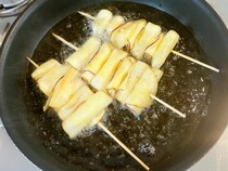 【サツマイモレシピ】少ない油で作れる『くるくるおさつチップス』がおもてなしにも最高！