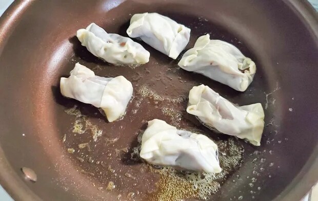 『おやつ餃子』を作る写真