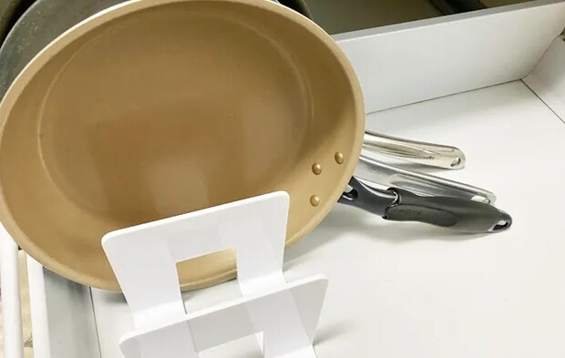 ダイソー『ブックエンド　4つ仕切り』の使用写真