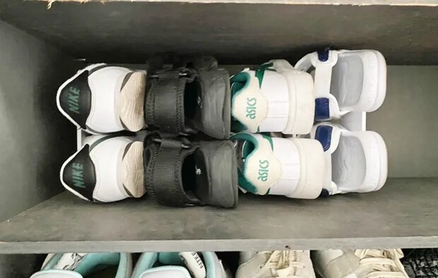 ダイソー『ブックエンド　4つ仕切り』の使用写真