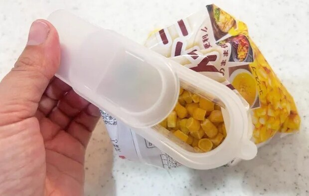 「冷凍食品用袋キャップ（小さめ食材用）」の使用写真