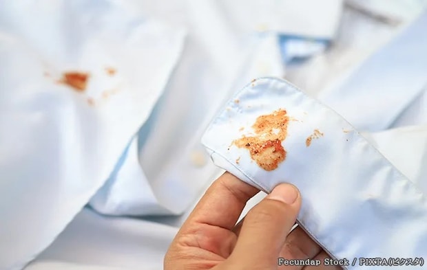 汚れたシャツの写真