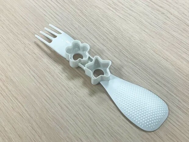 ダイソーのお弁当仕上げスプーンの写真（撮影：grape編集部）