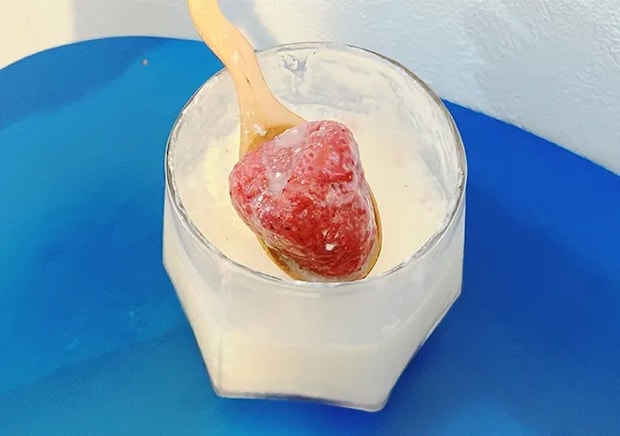 『バニラヨーグルト』のソーダ（撮影：grape編集部）