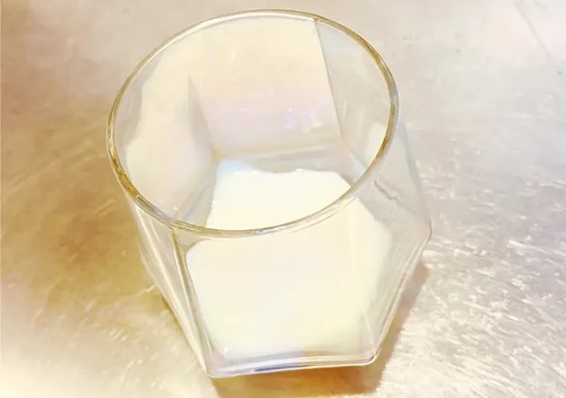 『バニラヨーグルト』のソーダ（撮影：grape編集部）