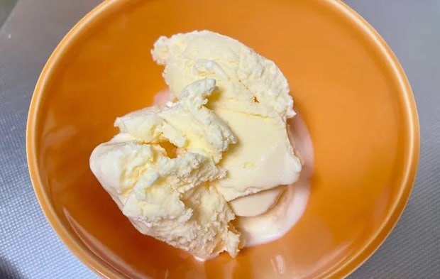 『焼き芋アイス』を作る写真