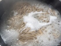 年越し蕎麦は何時までに食べるのが正解？　消化時間を考えると…【管理栄養士監修】