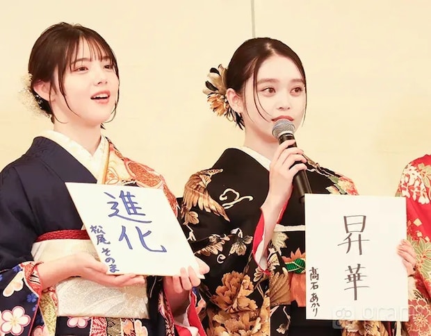 髙石さん（右）と松尾そのまさんの写真（撮影：grape芸能編集部）