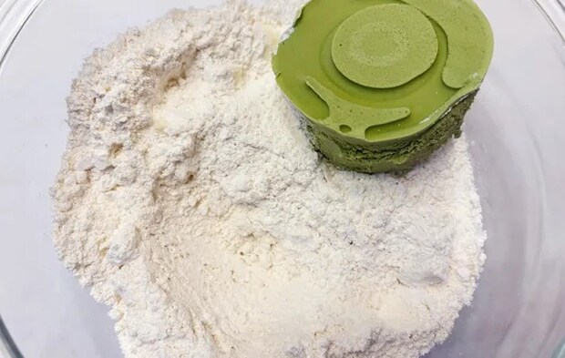 『スーパーカップでスコーン』を作る写真（撮影：エニママ）