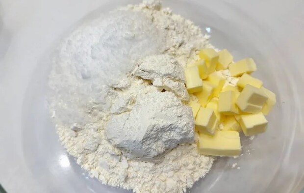 『スーパーカップでスコーン』を作る写真（撮影：エニママ）