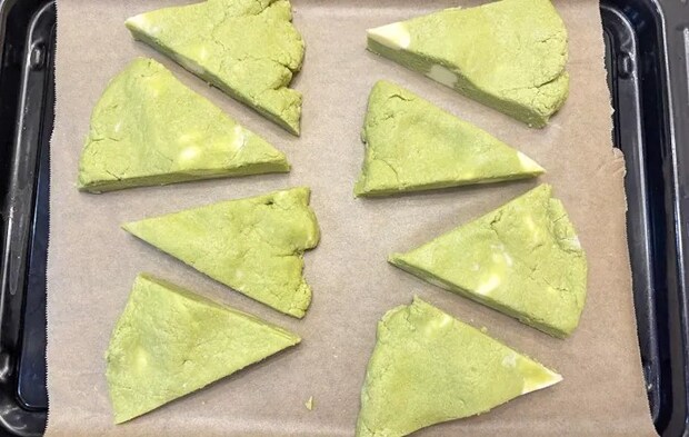 『スーパーカップでスコーン』を作る写真（撮影：エニママ）