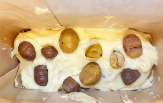 『栗入りパウンドケーキ』を作る写真（撮影：エニママ）