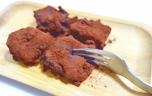 『スーパーカップ チョコ餅』の完成写真（撮影：エニママ）