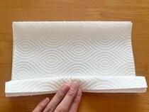 キッチンペーパーの真ん中を『輪ゴム』で留めたら…　できたものが“冬の室内”で活躍！