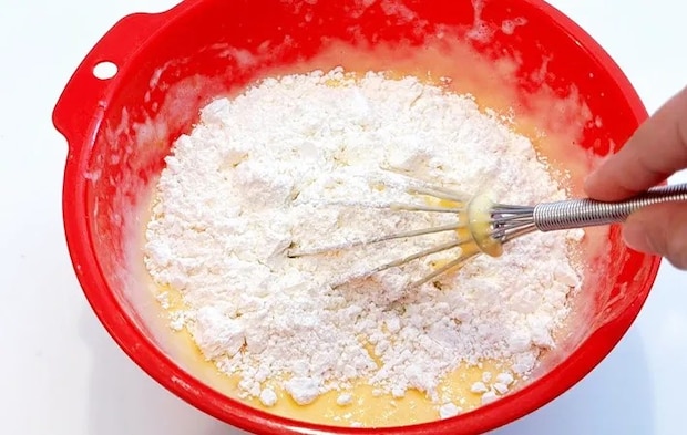 『餅入りパンケーキ』を作る写真（撮影：キジカク）