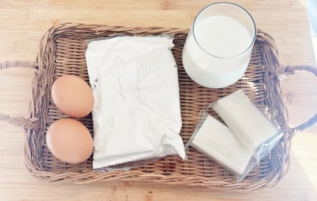 『餅入りパンケーキ』の材料写真（撮影：キジカク）