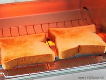 トーストのバターを塗るのは、焼いた後？焼く前？　専門機関の回答に「逆やってた」