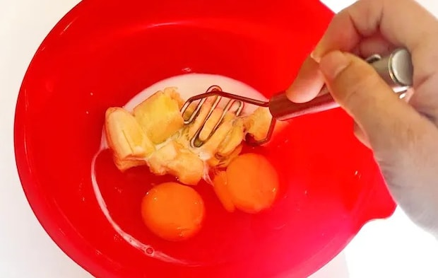 『バナナの玉子焼き』を作る写真（撮影：キジカク）