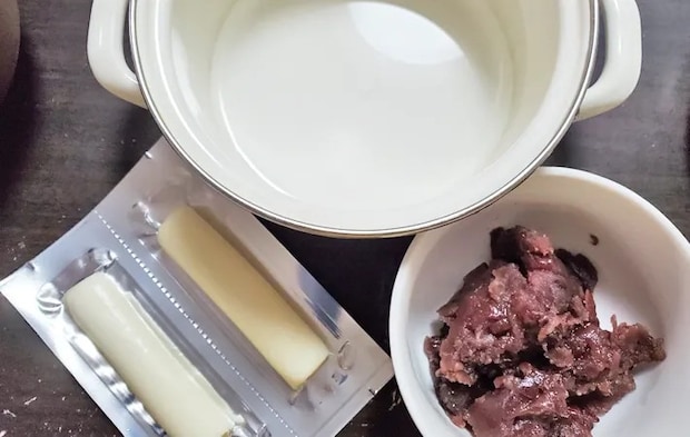 『さけるチーズしるこ』の材料写真（撮影：エニママ）