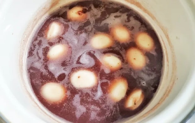 『さけるチーズしるこ』を作る写真（撮影：エニママ）