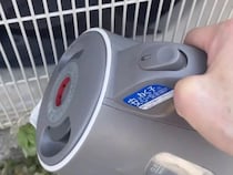 雑草に『熱湯』をかけると…？　4日後の変化に「知らなかった」「除草剤いらず」