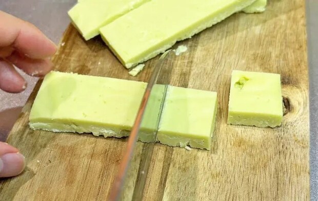 『抹茶ミルク生チョコ』を作る写真（撮影：キジカク）