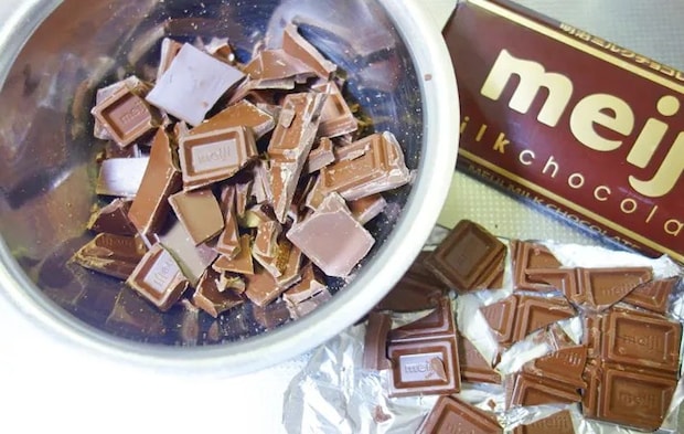 『水切りヨーグルト生チョコ』を作る写真（撮影：エニママ）