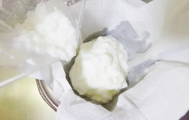 『水切りヨーグルト生チョコ』を作る写真（撮影：エニママ）