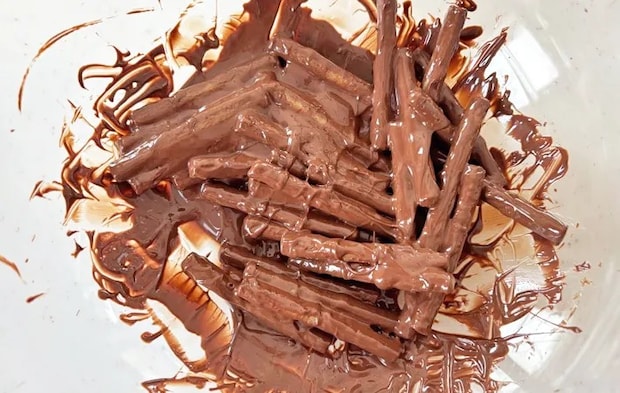 『じゃがチョコ』を作る写真（撮影：エニママ）